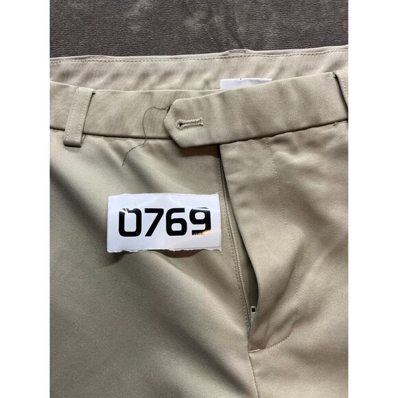 IZOD GOLF MEN PANT 36X30 KHAKI CLASSIC FIT CHINO FLAT FRONT STRETCH POLY SPANDEX - Picture 9 of 9